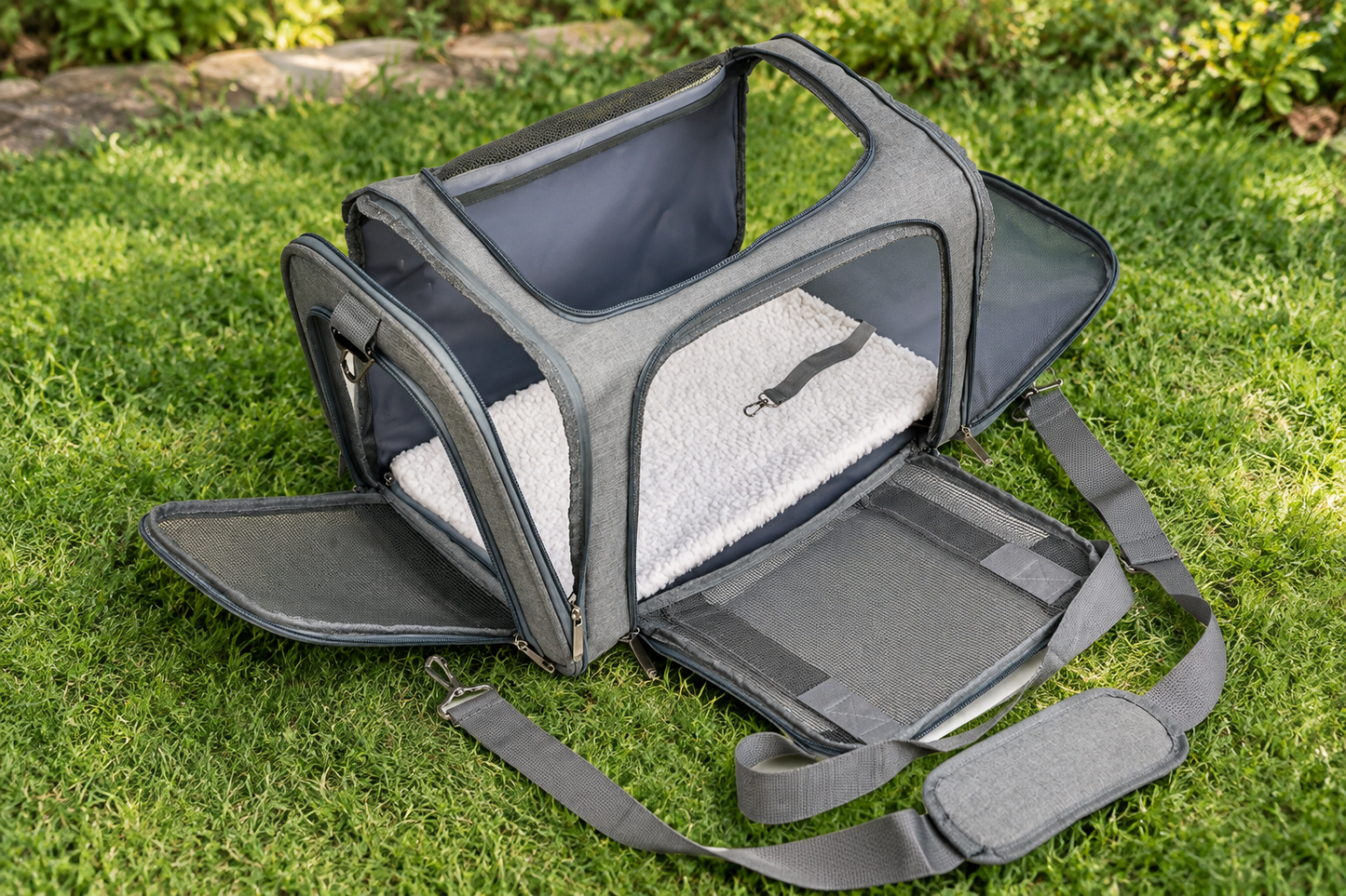 Breathable Foldable Pet Carrier – Soft-Sided Travel Bag with Mesh Windows Shoulder Strap and Removable Fleece Mat